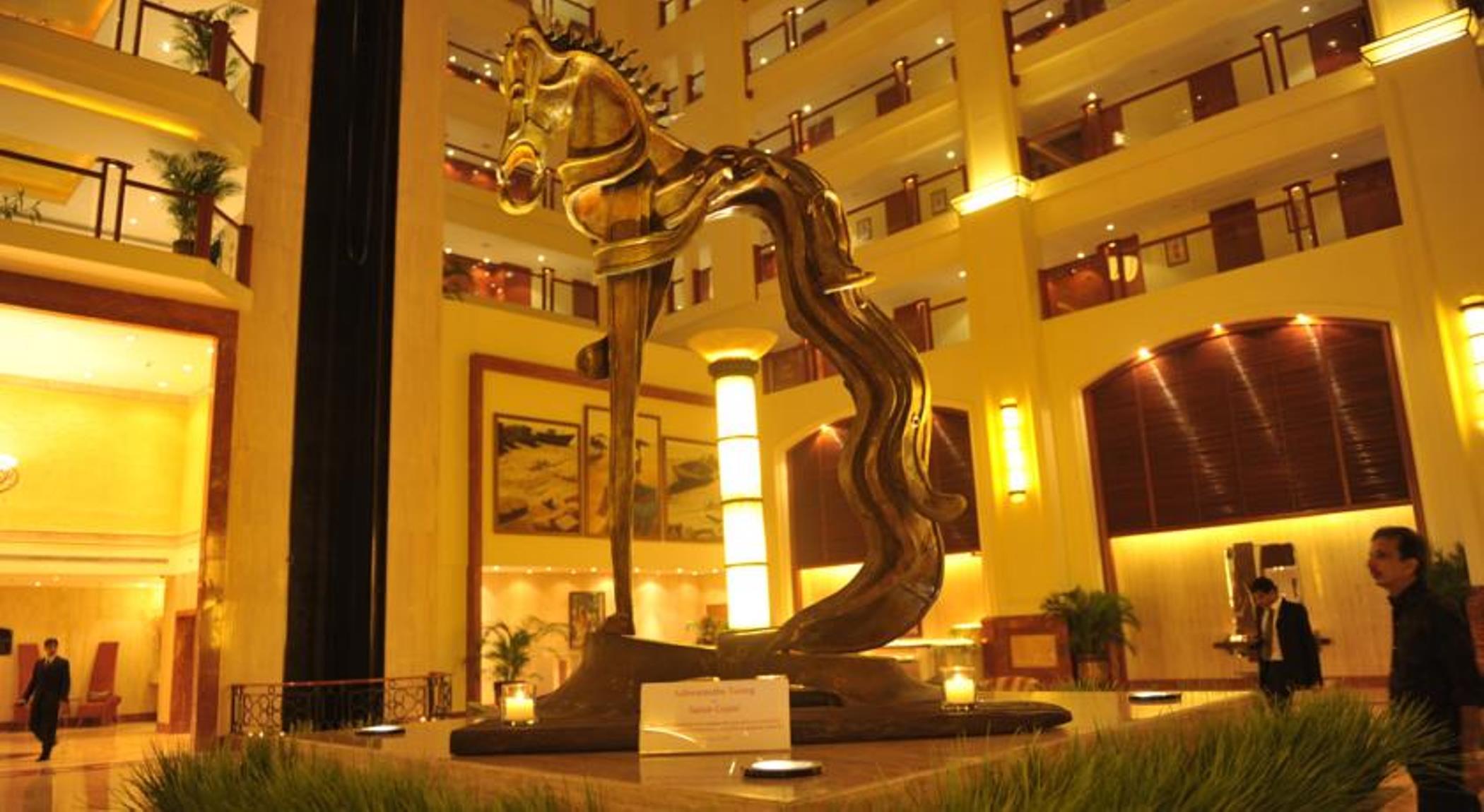 The Lalit Mumbai Hotell Eksteriør bilde The lobby of the Grand Hotel