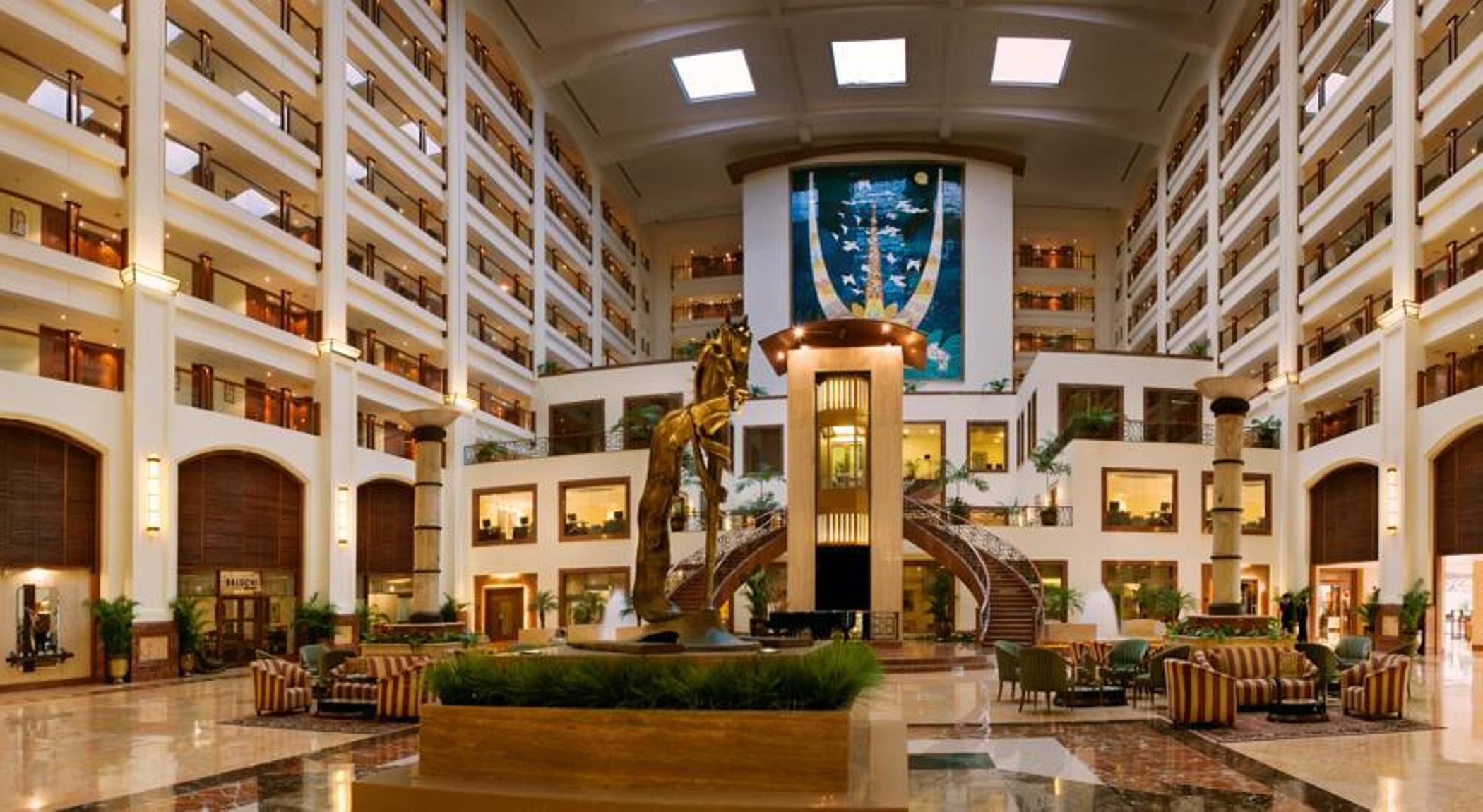 The Lalit Mumbai Hotell Eksteriør bilde The interior of the hotel