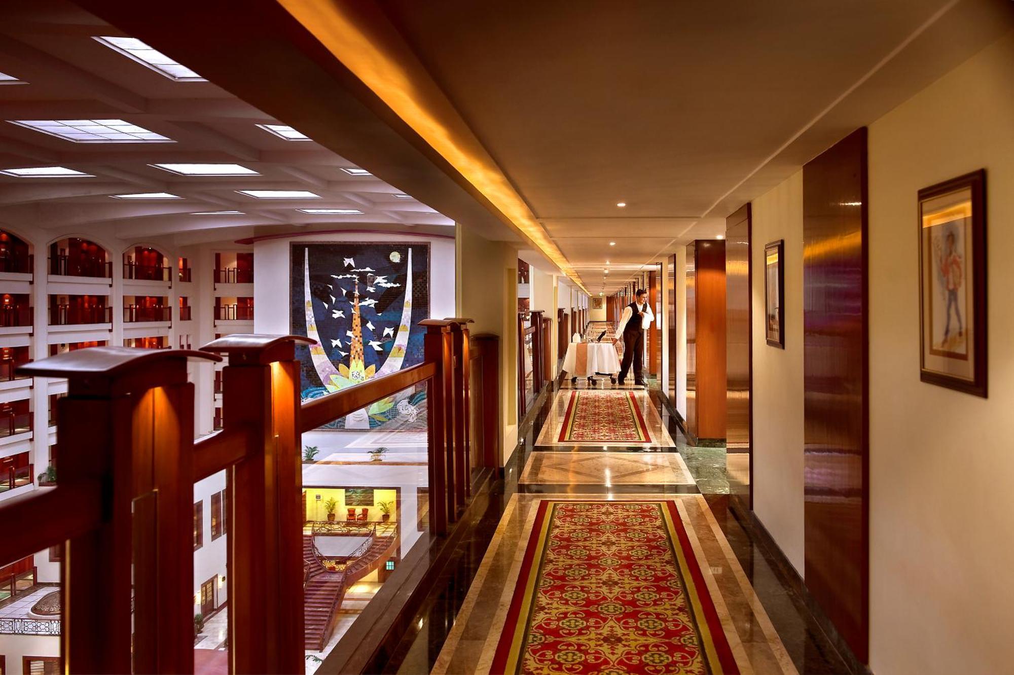 The Lalit Mumbai Hotell Eksteriør bilde The Oberoi, Mumbai