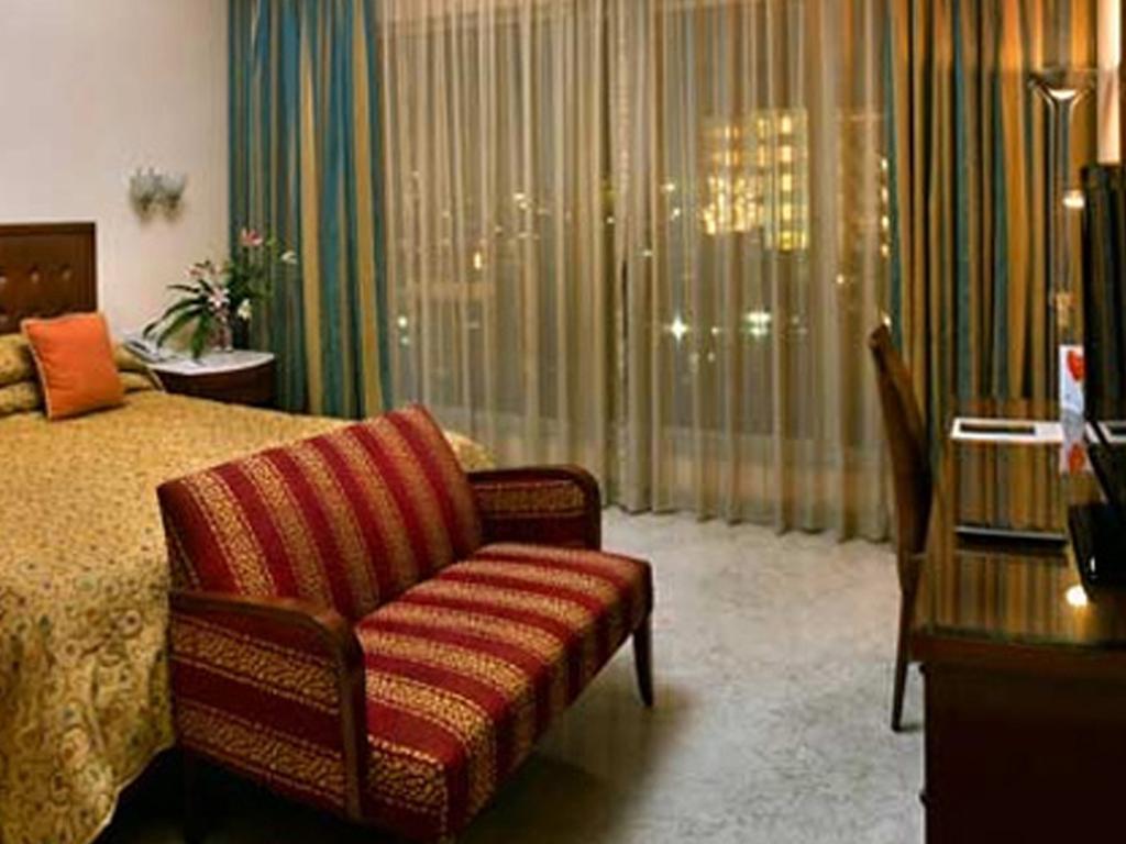 The Lalit Mumbai Hotell Rom bilde A room at the hotel